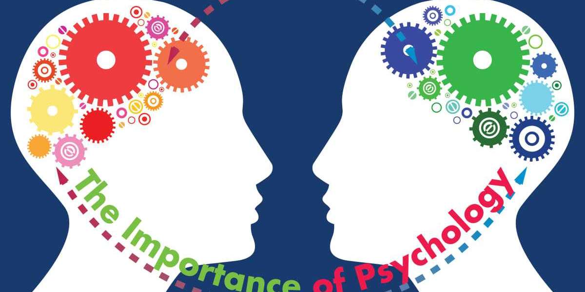 Why do academic students use psychology in everyday life?