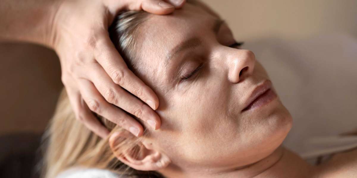 Unlocking Relaxation: The Many Benefits of Head Massage