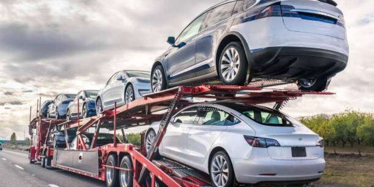 What factors influence the cost to ship a car across country?