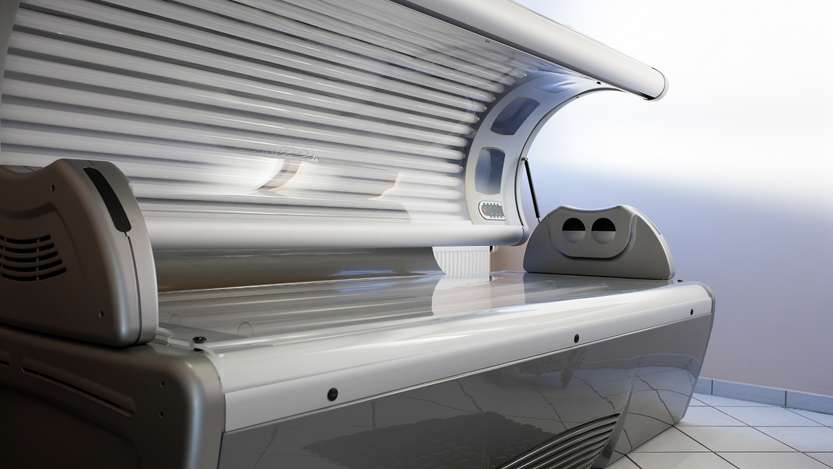 Exploring Different Types of Tanning Beds | by Hollywoodtansnj | Apr, 2024 | Medium
